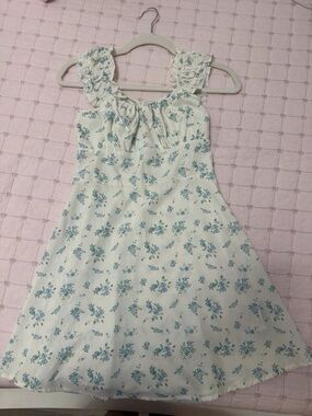 zara tilda denim dress Zara nailed it with these denim dresses!, Comment WANT to get the link. , Im 5.6 size 2 and wearing XS in both ;), https://liketk.it/5mDm2